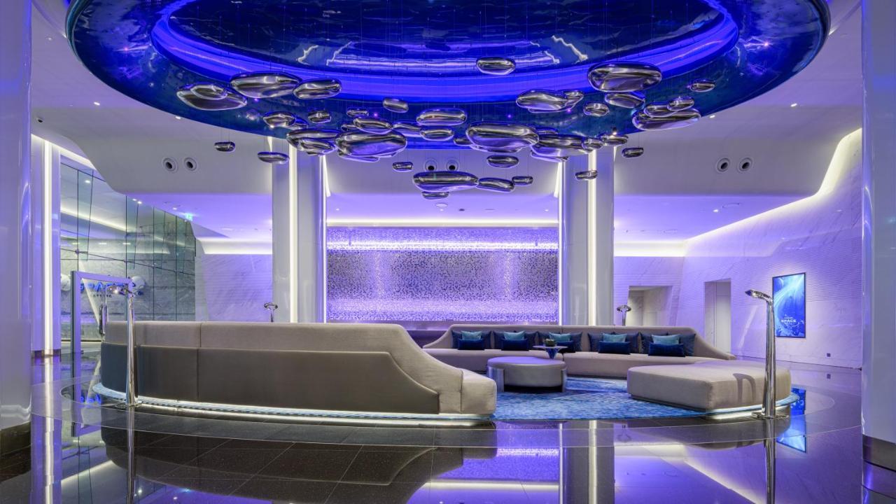 Grande Centre Point Space Pattaya Exterior foto The lobby of the hotel