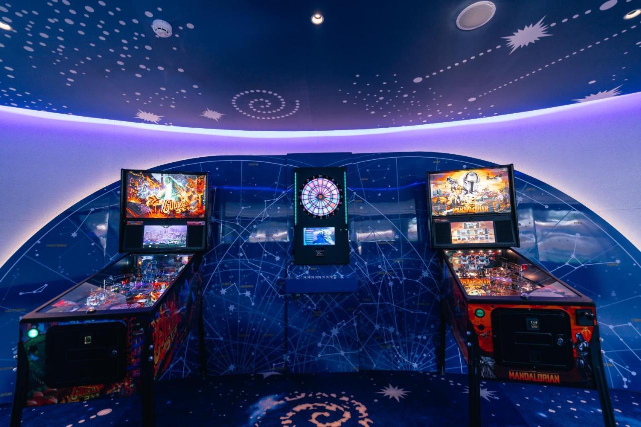 Grande Centre Point Space Pattaya Exterior foto The Star Wars arcade game