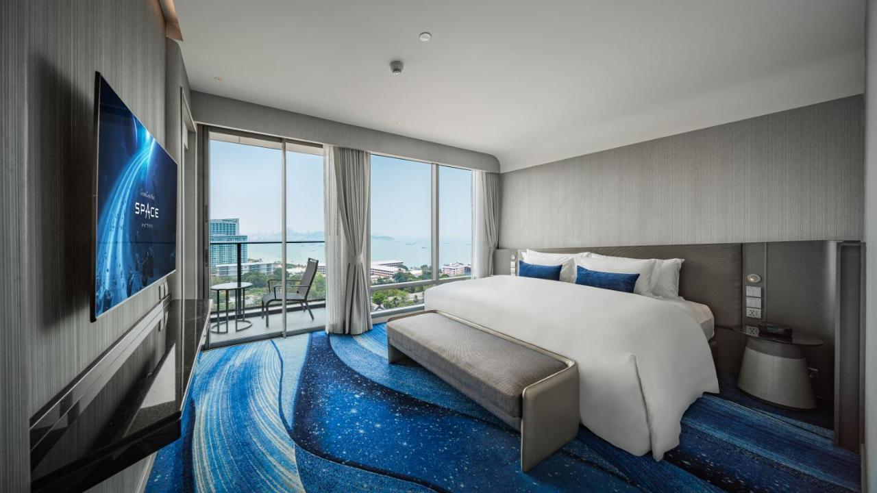 Grande Centre Point Space Pattaya Exterior foto Deluxe Ocean View Room