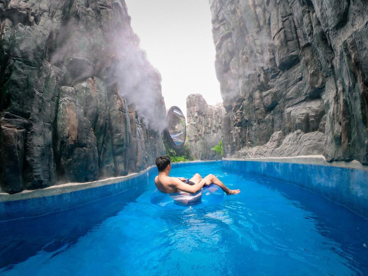 Grande Centre Point Space Pattaya Exterior foto The Blue Lagoon